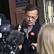 Statsminister Ulf Kristersson (M) vid statsministerbostaden Sagerska huset i Stockholm på måndagen.