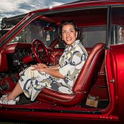 Liberalernas partiledare Simona Mohamsson under en bussturné i Skåne.