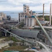 Cementas cementfabrik och kalkbrott i Slite på Gotland.