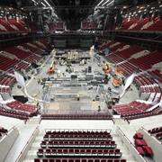 Scenen som ska användas vid Eurovision i Malmö Arena byggs upp.