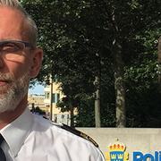 Björn Cewenhielm, chef för polisens regionledningscentral, tar emot tips i Brottsplats Sverige
