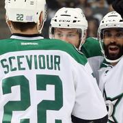 Johnny Oduya till höger.