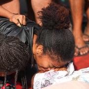 Många sörjer anhöriga i Brasiliens näst största stad Rio de Janeiro efter att polis och militär gick in i två favelor.