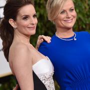 Tina Fey och Amy Poehler vid galan 2015