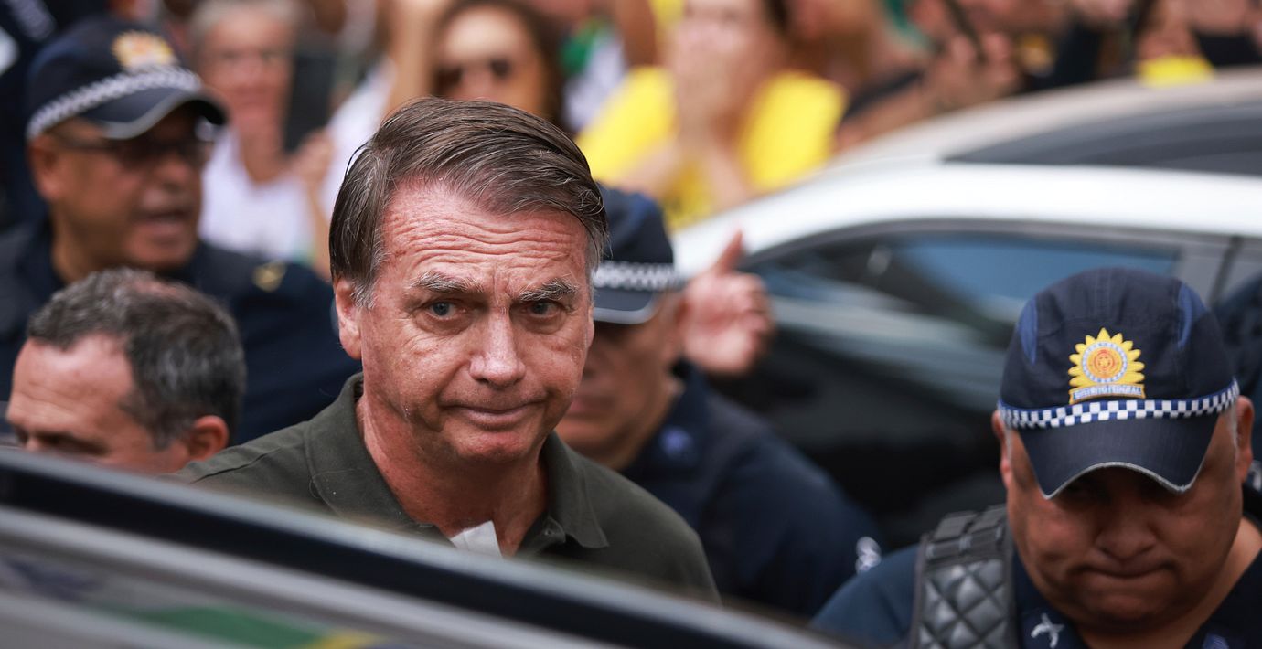 Expresidenten Jair Bolsonaro när han tilläts lämna fängelset för en sjukhusvistelse i september 2025.