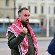 Arkivbild på Kristofer Lundberg under en demonstration för Palestina tidigare i höst. 