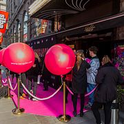  Moment Group äger nattklubben Golden Hits i Stockholm