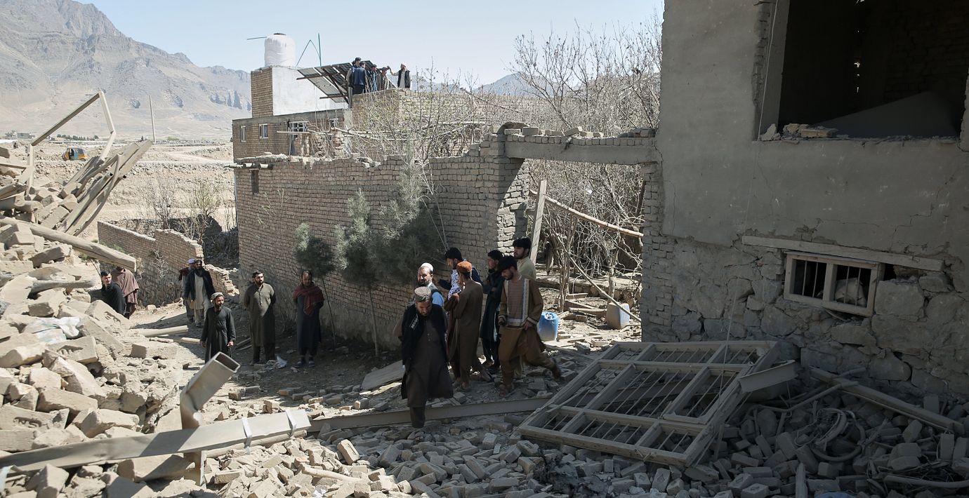 Platsen för ett luftanfall i Kabul, 13 mars.
