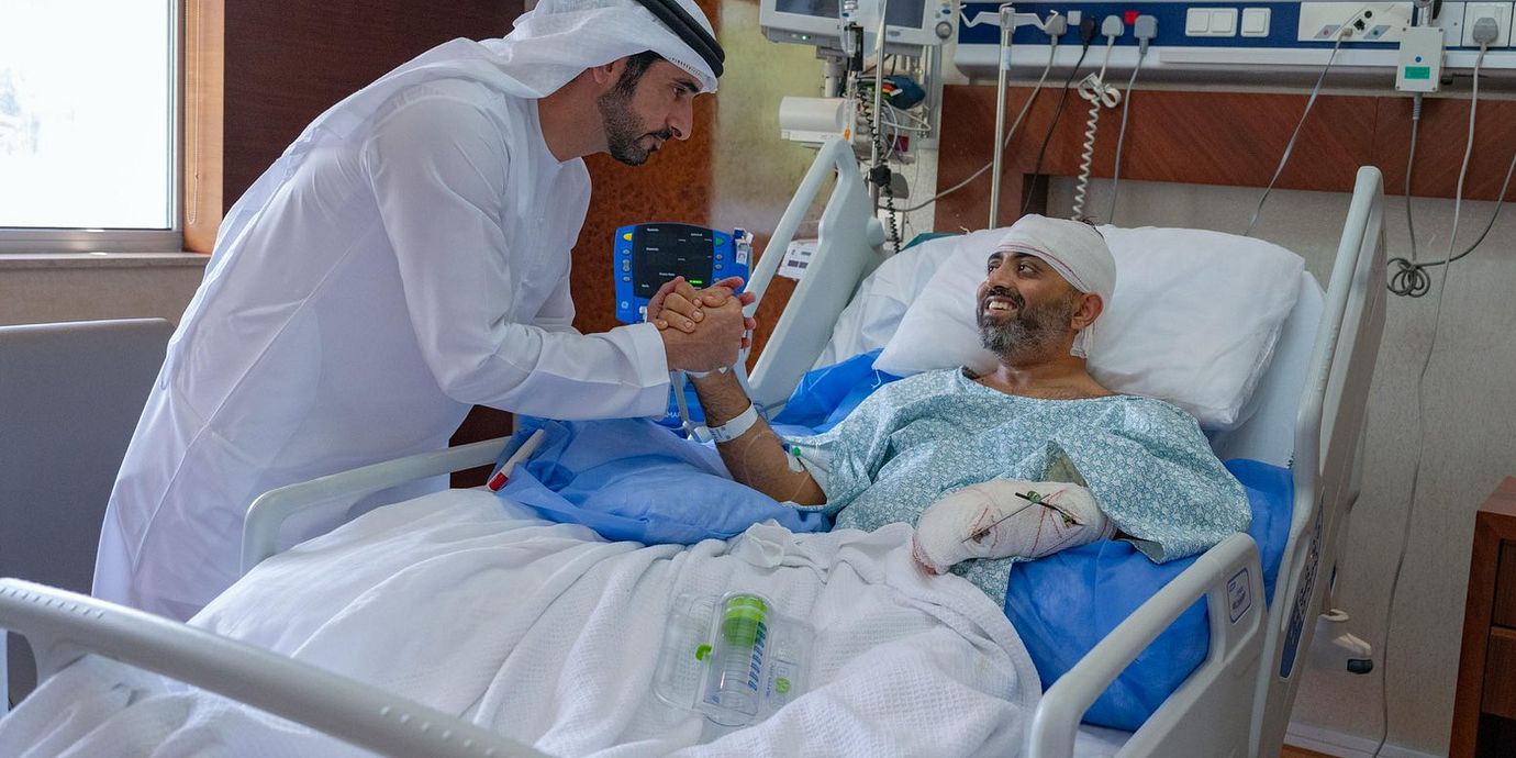 Piloten får besök av Dubais kronprins Sheikh Hamdan bin Mohammed bin Rashid Al Maktoum, 3 oktober.