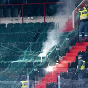 Oroligheter på läktarplats under ishockeymatchen i Hockeyallsvenskan mellan Södertälje och Djurgården på fredagskvällen. 
