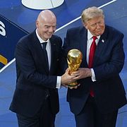 Arkivbild från 19 juli: Fifa-bossen Gianni Infantino och Donald Trump.