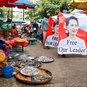 Demonstration till stöd för Aung San Suu Kyi i Rangoon/Arkivbild