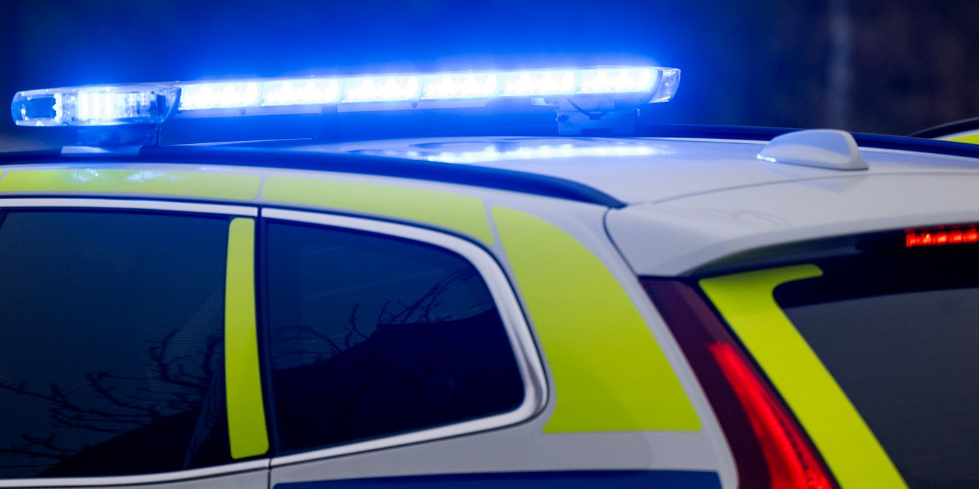 Skott avlossades mot villa i Huddinge – man anhållen