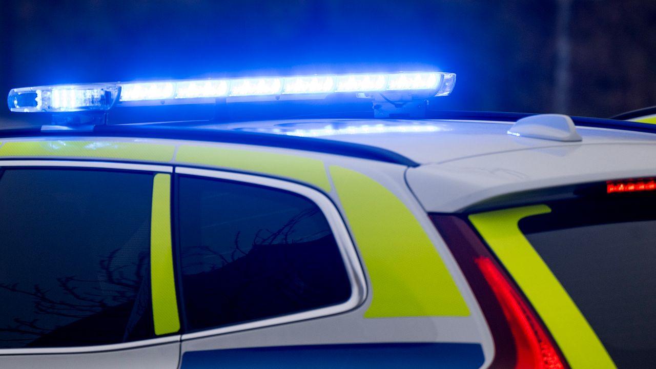 Skott avlossades mot villa i Huddinge – man anhållen