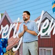 Jimmie Åkesson på plats under Almedalsveckan. 