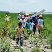 Torka och extremhetta kommer att bli vanliga inslag år 2100 om inget görs för klimatomställningen, säger forskare.