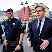 Justitieminister Gunnar Strömmer träffar poliser, arkivbild. 