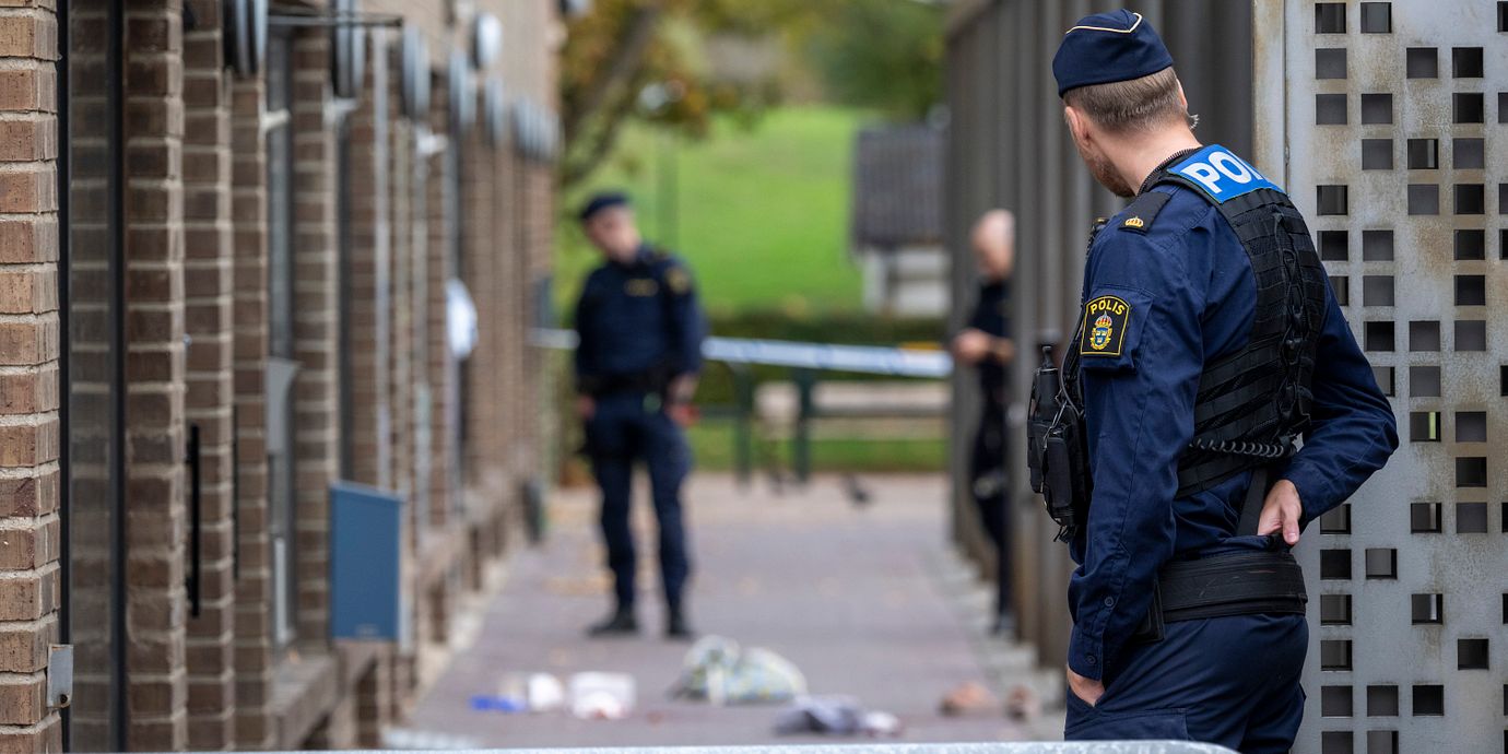 Polis på plats på Bellevuegården i Malmö efter knivattacken.