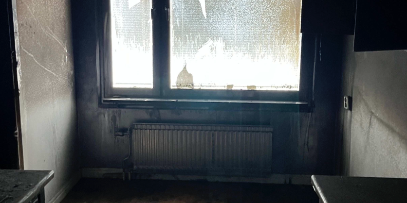 En bild från den brandhärjade lägenheten.