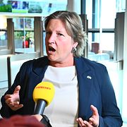 Karin Karlsbro i valrörelsen 2024.