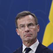 Statsminister Ulf Kristersson (M) och försvarsminister Pål Jonson (M) under en pressträff om en ny nationell säkerhetsstrategi.