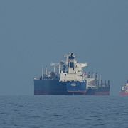 Fartyg som passerar genom Hormuz kan behöva börja betala tull.