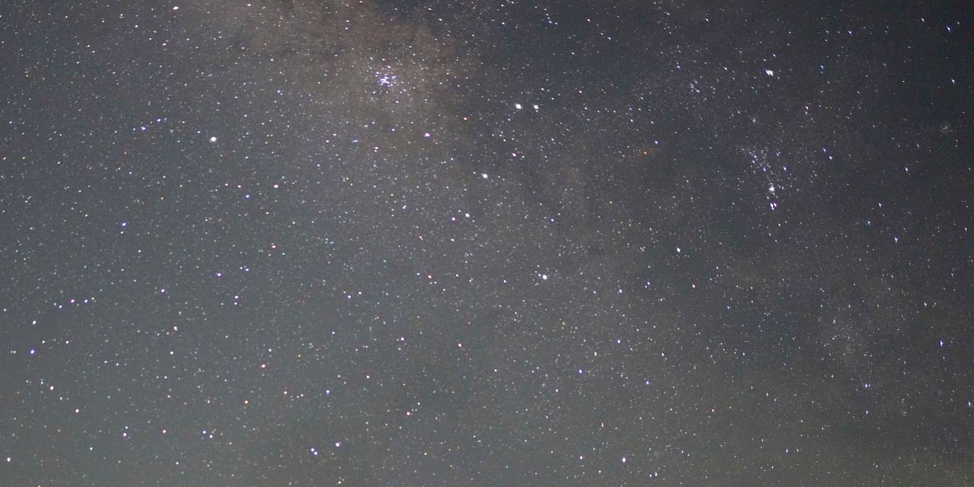 En bild som visar rymden, där Kosmos 2612 flög farligt nära Iceye-X36.
