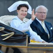 Kung Carl XVI Gustaf och drottning Silvia .