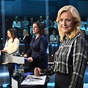 Nooshi Dadgostar (V),  Simona Mohamsson (L) och Elisabeth Thand Ringqvist (C).