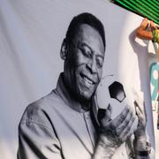 Hyllning till Pelé i samband med fotbolls-VM.