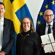Arkivbild från 18 maj: Jacob Stedman, vd Blykalla, Janne Wallenius, medgrundare Blykalla, tillsammans med vikarierande klimat- och miljöminister Johan Britz (L).