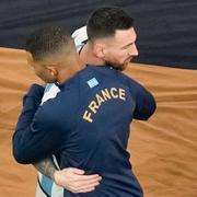 Mbappé och Messi inför VM-finalen i Qatar.