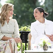 Kristdemokraternas partiledare Ebba Busch (KD) och Liberalernas partiledare Simona Mohamsson (L) blir intervjuade av TV4.