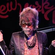 David Johansen under ett uppträdande 2009. 