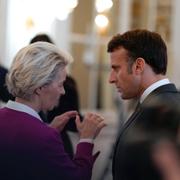 Ursula von der Leyen, och Emmanuel Macron.