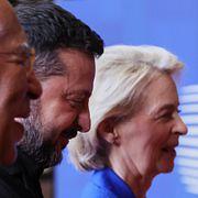 Europeiska rådets ordförande Antonio Costa, Ukrainas president  Volodymyr Zelenskyj och EU-kommissionens ordförande Ursula von der Leyen.