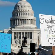 Protester i Washington mot bygget.