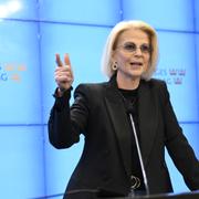 Finansminister Elisabeth Svantesson (M) kommenterar Socialdemokraternas vänstersväng under S-kongressen.