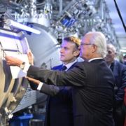  Frankrikes president Emmanuel Macron och kung Carl XVI Gustaf besöker acceleratortunneln med generaldirektör Helmut Schober på European Spallation Source (ESS) i Lund på onsdagen. 