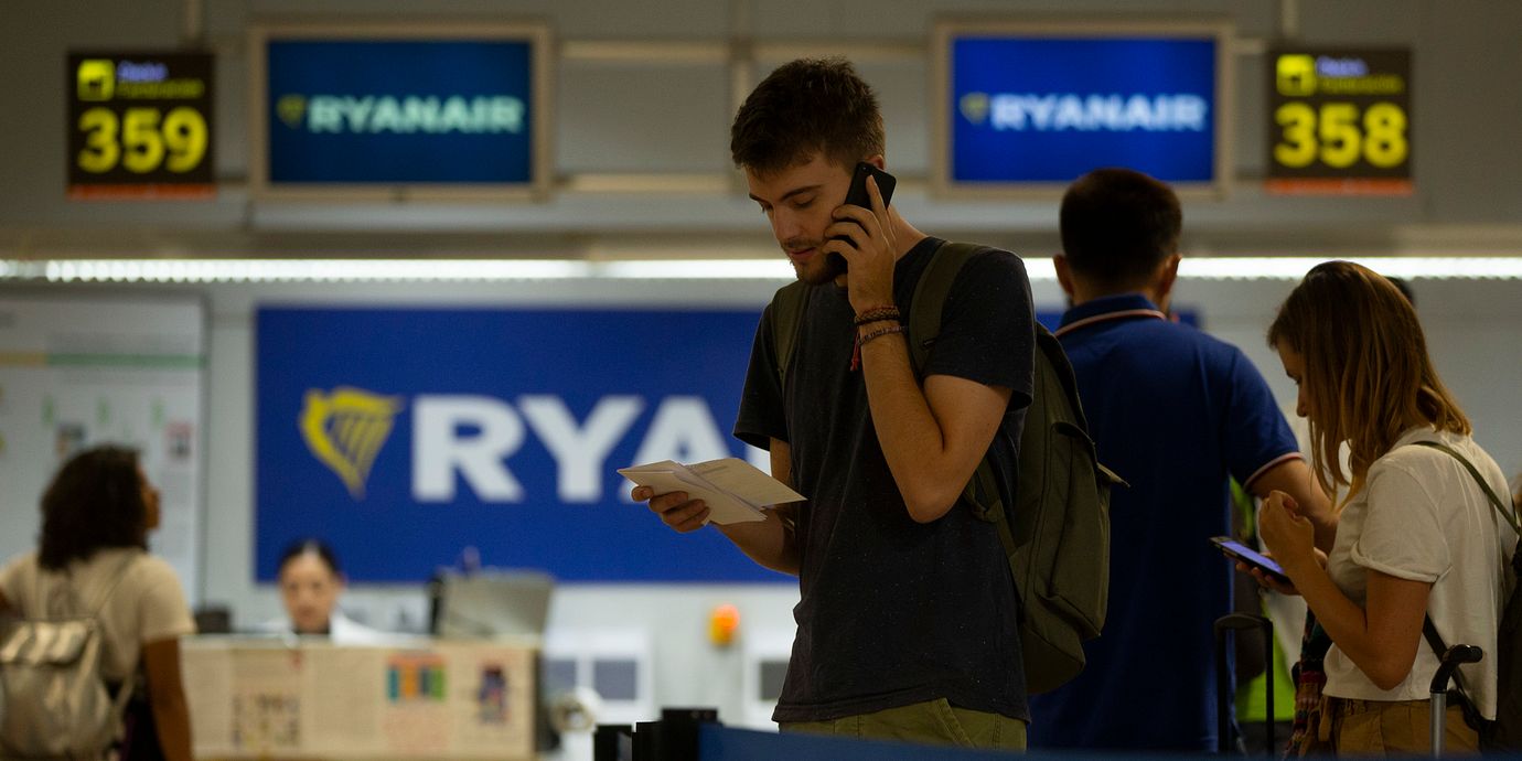 Ryanair-resenärer på flygplats i Madrid. Illustrationsbild.
