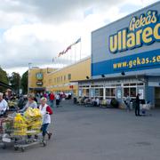 I Falkenberg rör många larm Gekås i Ullared.