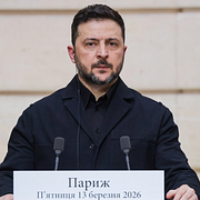 Zelenskyj/Bombad bostad i Zaporizjzja.