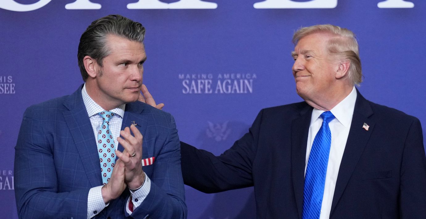Pete Hegseth och Donald Trump, 23 mars 2026.