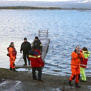Två ungdomar i 15-årsåldern har fått livshotande skador efter en kanotolycka i Ånnsjön väster om Åre på tisdagen.