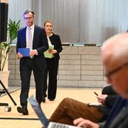 Arkivbild: Riksbankschef Erik Thedéen och Åsa Olli Segendorf, chef för avdelningen för penningpolitik.