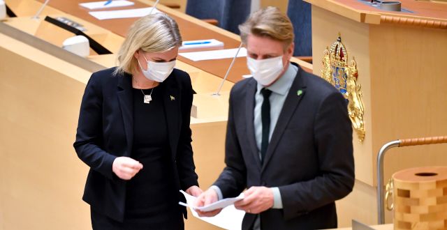 Magdalena Andersson (S) och Per Bolund (MP) under gårdagens partiledardebatt. Anders Wiklund/TT