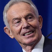 Storbritanniens tidigare premiärminister Tony Blair, och nuvarande premiärminister Keir Starmer.