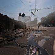 Pågående räddningsarbete efter ryska attacker under måndagen i Zaporizjzja.