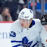 Pontus Holmberg gjorde ett mål och en assist när Toronto körde över Denis Gurianovs Philadeplhia Flyers. 