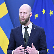 Kustbevakningsbåt och Sea Owl 1/Carl-Oskar Bohlin.